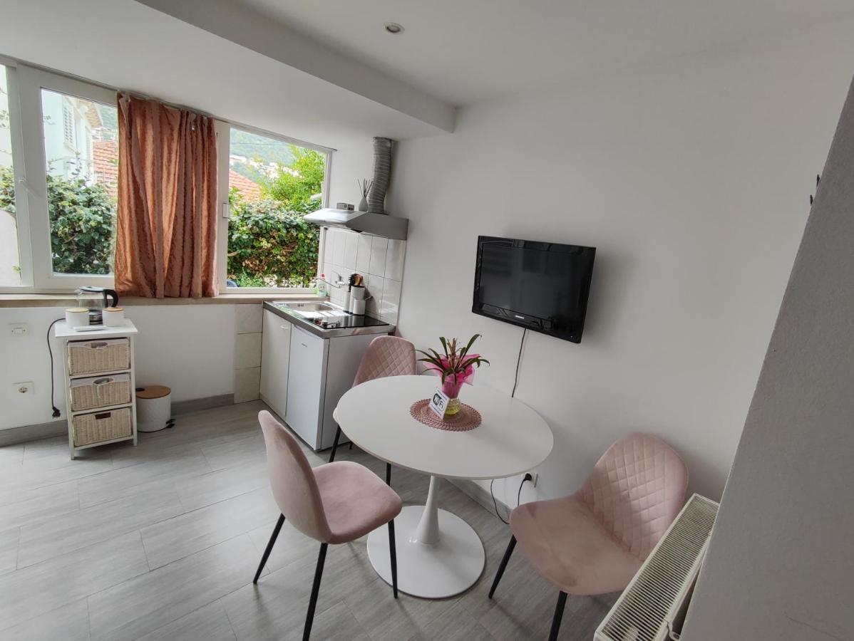 Zoric Apartments & Rooms 2 두브로브니크 외부 사진