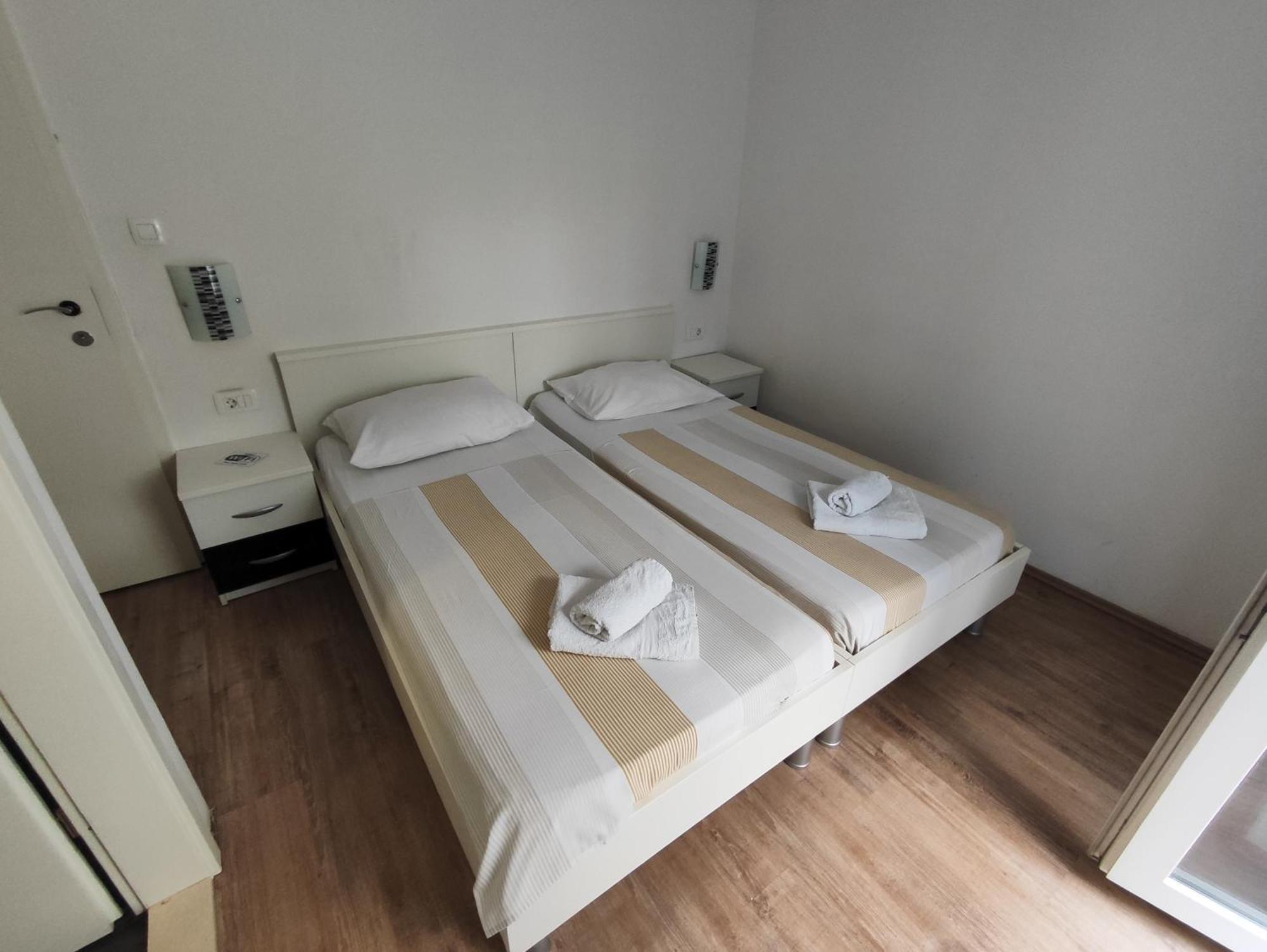 Zoric Apartments & Rooms 2 두브로브니크 외부 사진